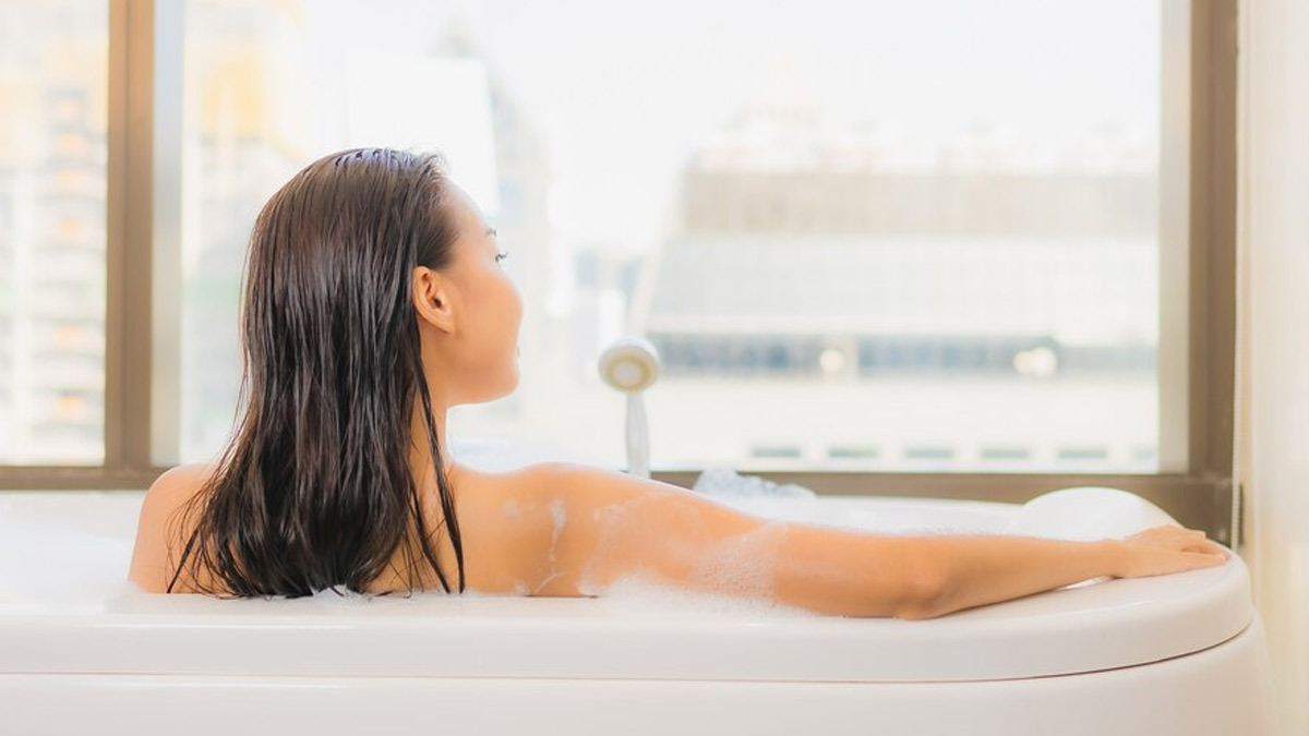 Benefits of Reclining in an Onsen Bubble Bath